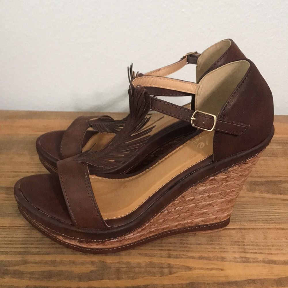 Brown Wedge Sandals Nwt By Olive Street — image 4 of 8